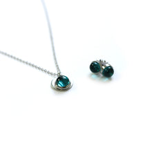 Load image into Gallery viewer, Créart Pendant and Earrings Set
