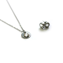 Load image into Gallery viewer, Créart Pendant and Earrings Set
