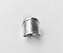 Charger l&#39;image dans la galerie, Bague argent lignée
