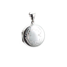Load image into Gallery viewer, Silver pendant

