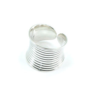 Striated silver ring