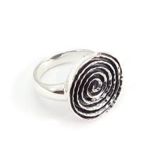Load image into Gallery viewer, Spiral silver ring
