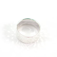 Load image into Gallery viewer, Hammered silver ring
